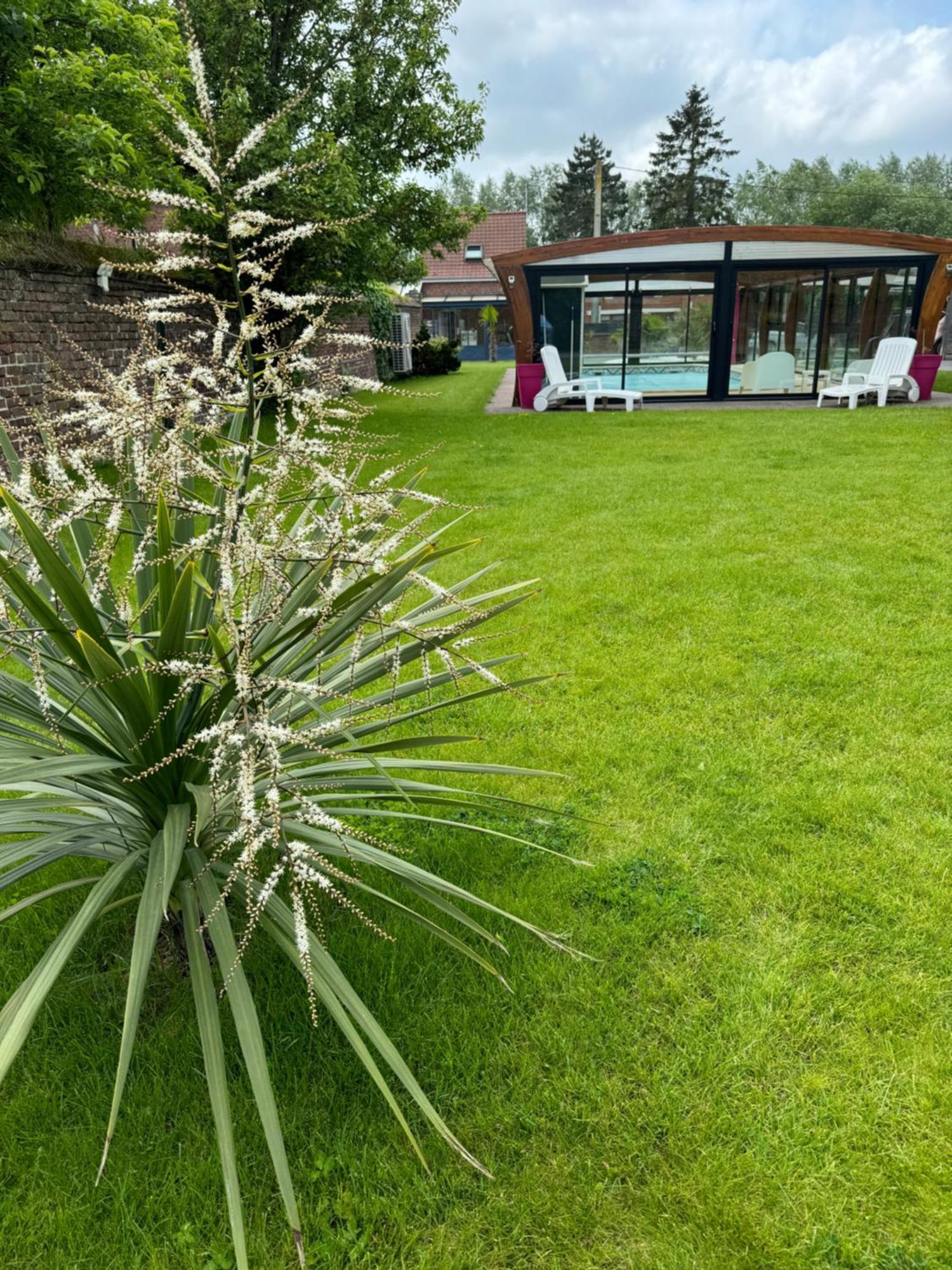 Gite Avec Piscine Lestrem Exterior foto